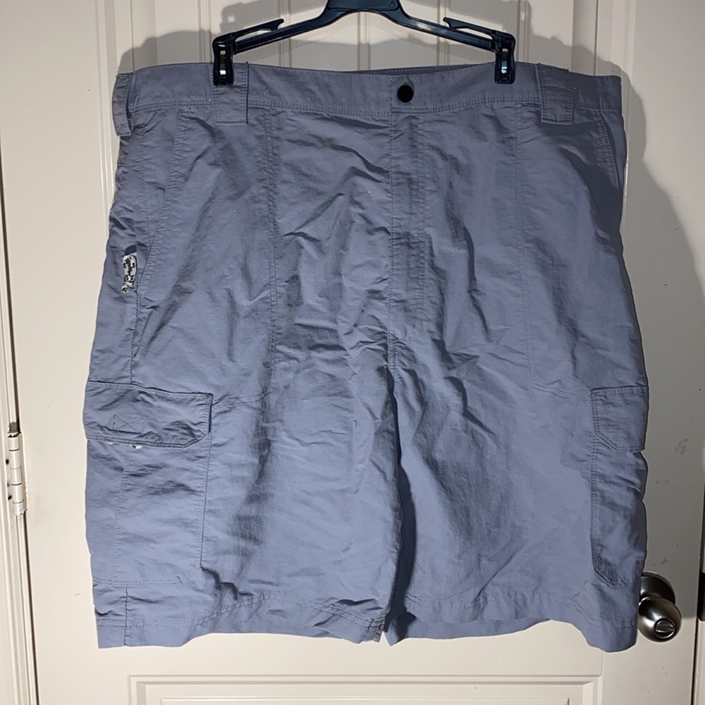 Wrangler size 42 Grey 100% Nylon cargo shorts 7 pockets